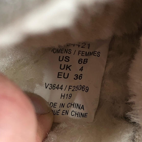 Lands’ End silver metallic leather slippers faux fur lining moccasins mocs 6 - Picture 10 of 12